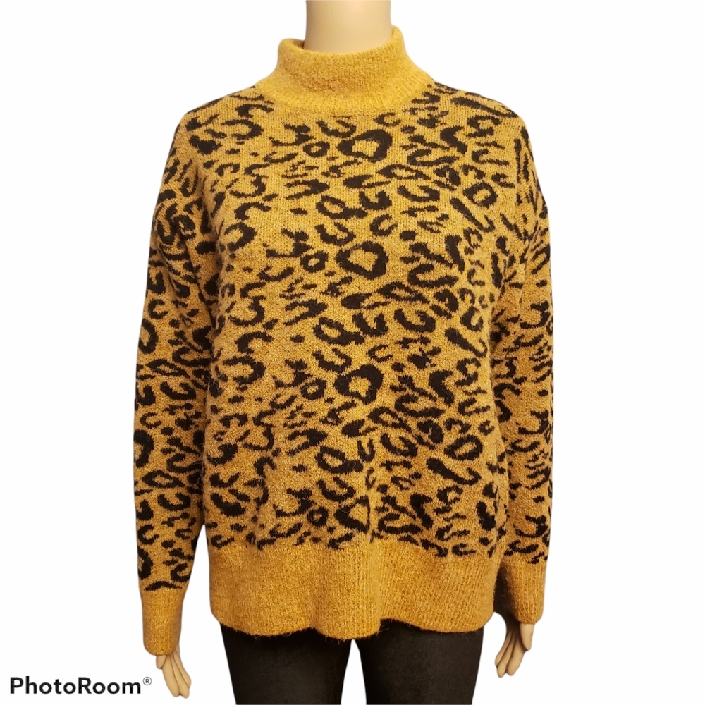 Workshop Leopard Turtleneck Sweater Size M